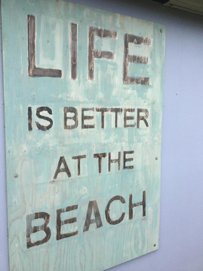 Beachside Apartment Bangor  Bagian luar foto