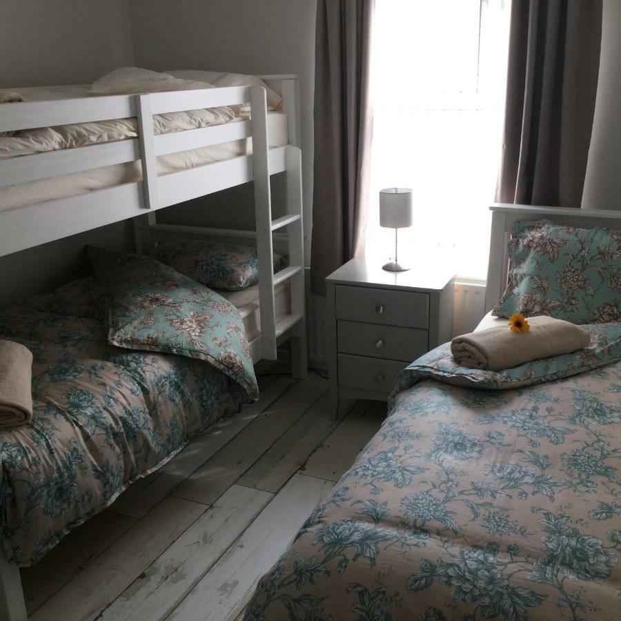 Beachside Apartment Bangor  Bagian luar foto
