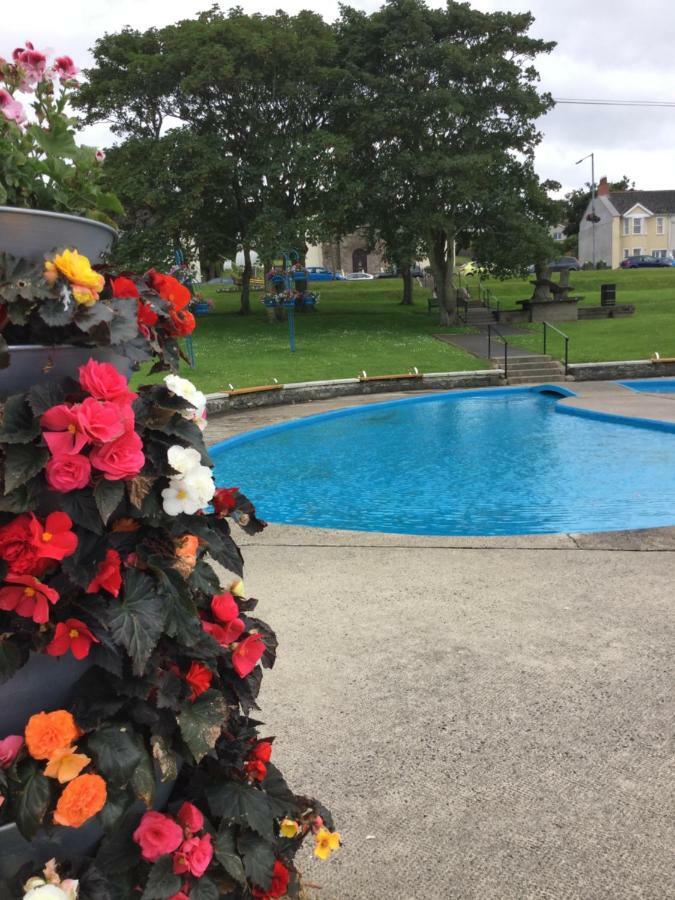 Beachside Apartment Bangor  Bagian luar foto