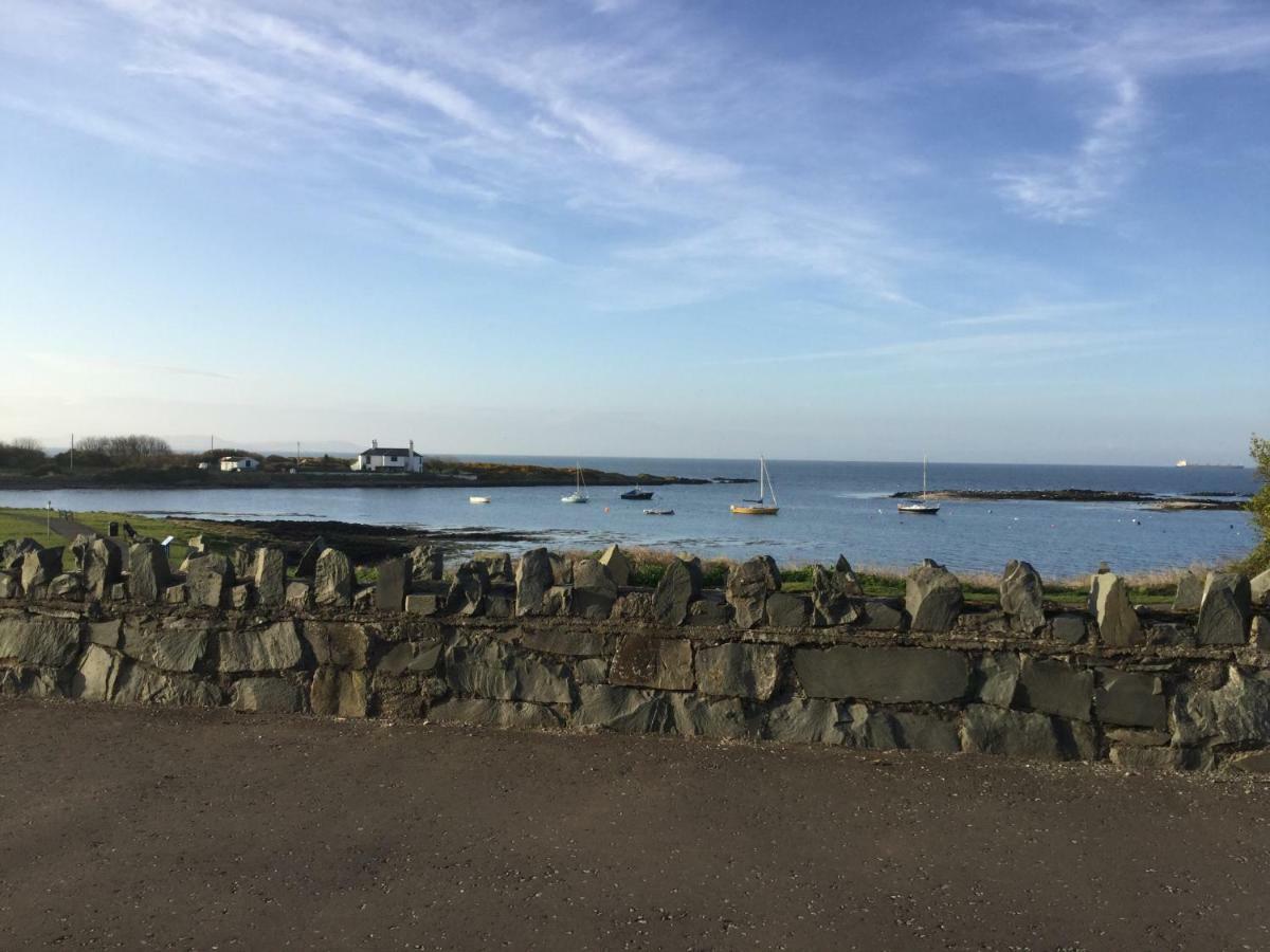 Beachside Apartment Bangor  Bagian luar foto